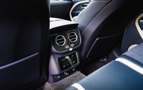 Bentley Bentayga I, 2023 год, 27 300 000 рублей, 18 фотография