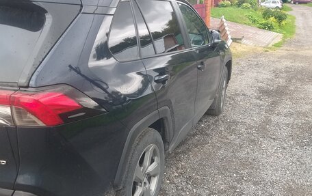 Toyota RAV4, 2020 год, 3 350 000 рублей, 4 фотография