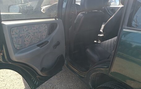 Chevrolet Niva I рестайлинг, 2004 год, 410 000 рублей, 8 фотография