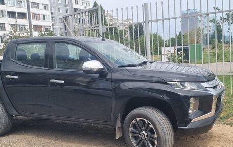 Mitsubishi L200 IV рестайлинг, 2019 год, 2 800 000 рублей, 2 фотография