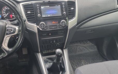 Mitsubishi L200 IV рестайлинг, 2019 год, 2 800 000 рублей, 7 фотография