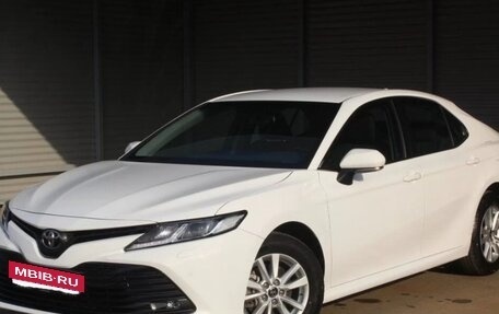 Toyota Camry, 2020 год, 3 050 000 рублей, 4 фотография