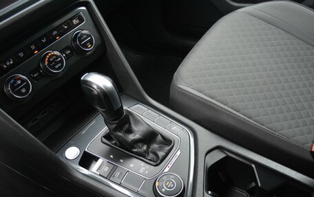 Volkswagen Tiguan II, 2020 год, 2 449 999 рублей, 14 фотография