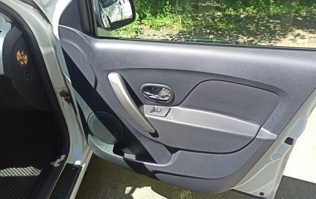 Renault Logan II, 2018 год, 800 000 рублей, 8 фотография