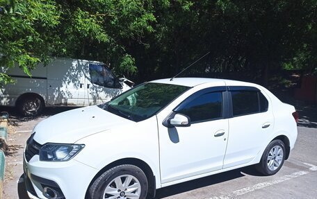 Renault Logan II, 2018 год, 800 000 рублей, 21 фотография