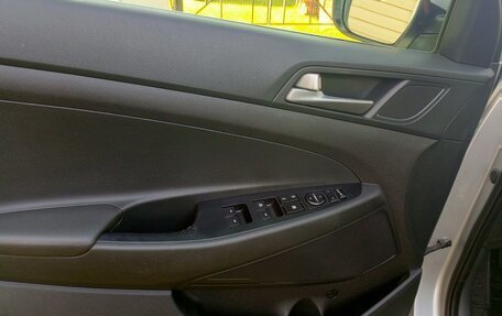 Hyundai Tucson III, 2017 год, 2 000 000 рублей, 10 фотография