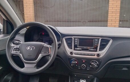 Hyundai Solaris II рестайлинг, 2021 год, 1 430 000 рублей, 10 фотография