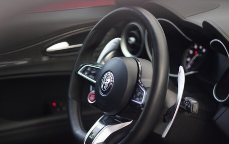 Alfa Romeo Stelvio, 2022 год, 6 800 000 рублей, 7 фотография