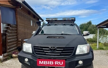 Toyota Hilux VII, 2013 год, 1 750 000 рублей, 2 фотография