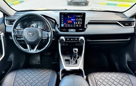 Toyota RAV4, 2021 год, 2 930 000 рублей, 11 фотография