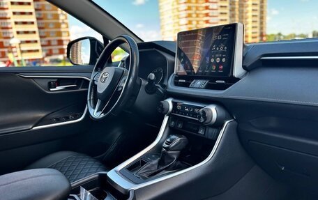 Toyota RAV4, 2021 год, 2 930 000 рублей, 14 фотография
