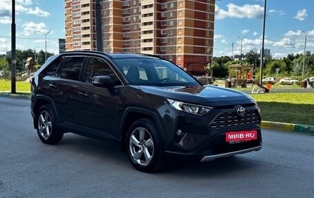Toyota RAV4, 2021 год, 2 930 000 рублей, 10 фотография