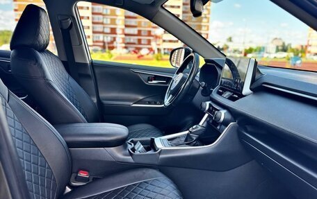 Toyota RAV4, 2021 год, 2 930 000 рублей, 17 фотография