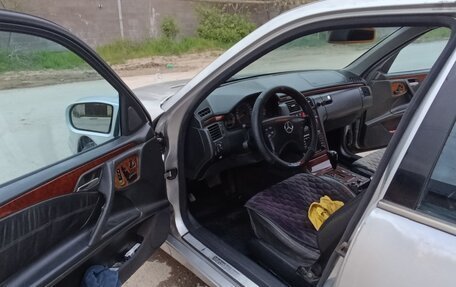 Mercedes-Benz E-Класс, 2001 год, 700 000 рублей, 6 фотография