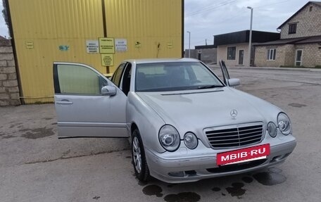 Mercedes-Benz E-Класс, 2001 год, 700 000 рублей, 2 фотография