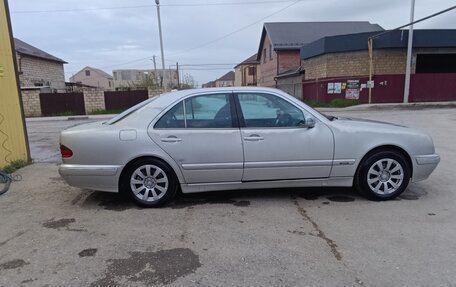 Mercedes-Benz E-Класс, 2001 год, 700 000 рублей, 9 фотография