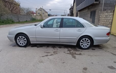 Mercedes-Benz E-Класс, 2001 год, 700 000 рублей, 8 фотография