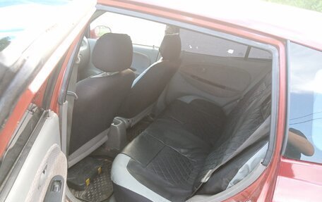 KIA Rio II, 2002 год, 250 000 рублей, 9 фотография