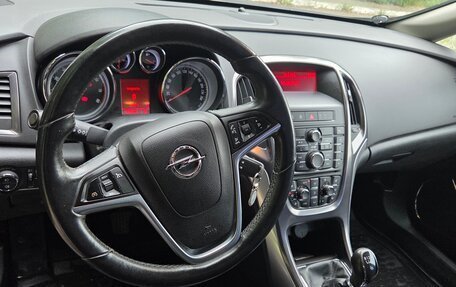 Opel Astra J, 2011 год, 990 000 рублей, 9 фотография