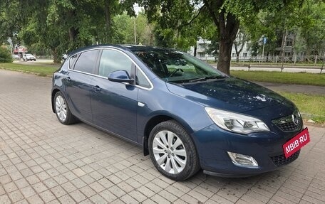 Opel Astra J, 2011 год, 990 000 рублей, 7 фотография