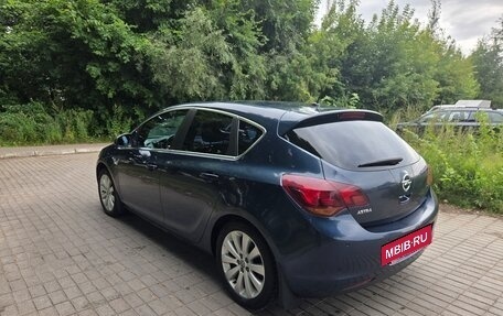 Opel Astra J, 2011 год, 990 000 рублей, 3 фотография