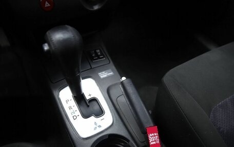 Mitsubishi Outlander III рестайлинг 3, 2004 год, 450 000 рублей, 13 фотография