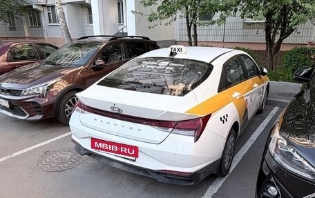 Hyundai Elantra, 2022 год, 1 400 000 рублей, 2 фотография