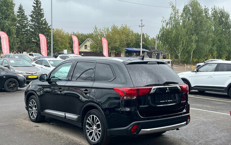 Mitsubishi Outlander III рестайлинг 3, 2017 год, 1 910 000 рублей, 5 фотография