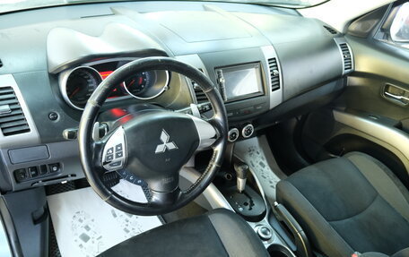 Mitsubishi Outlander III рестайлинг 3, 2008 год, 1 099 000 рублей, 10 фотография