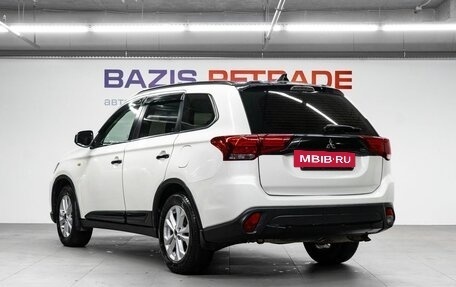 Mitsubishi Outlander III рестайлинг 3, 2015 год, 1 450 000 рублей, 8 фотография