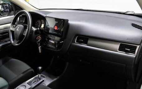 Mitsubishi Outlander III рестайлинг 3, 2015 год, 1 450 000 рублей, 15 фотография