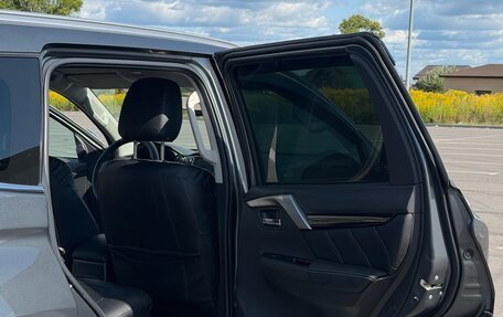 Mitsubishi Pajero Sport III рестайлинг, 2018 год, 3 300 000 рублей, 8 фотография