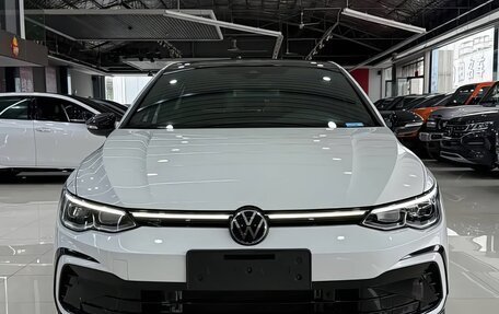 Volkswagen Golf VIII, 2023 год, 2 190 000 рублей, 2 фотография