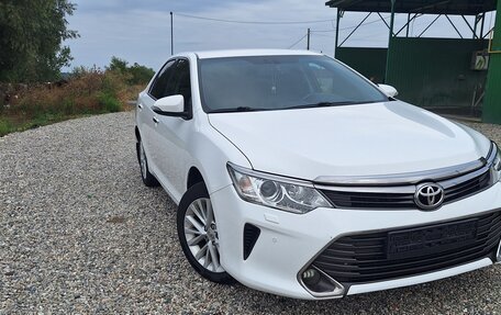 Toyota Camry, 2015 год, 1 900 000 рублей, 3 фотография