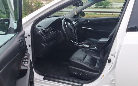 Toyota Camry, 2015 год, 1 900 000 рублей, 10 фотография