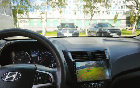 Hyundai Solaris II рестайлинг, 2012 год, 700 000 рублей, 3 фотография
