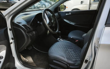 Hyundai Solaris II рестайлинг, 2012 год, 700 000 рублей, 8 фотография