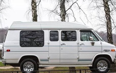 Chevrolet Van, 1993 год, 8 000 000 рублей, 2 фотография