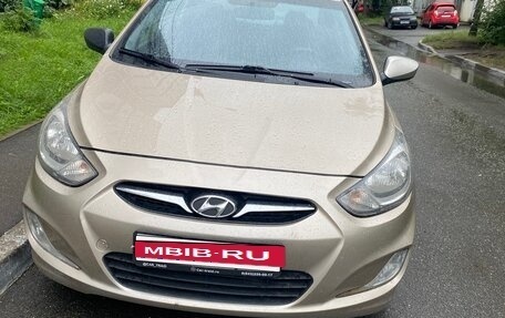 Hyundai Solaris II рестайлинг, 2012 год, 666 000 рублей, 3 фотография