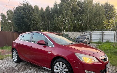 Opel Astra J, 2011 год, 850 000 рублей, 3 фотография