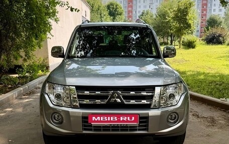 Mitsubishi Pajero IV, 2011 год, 2 800 000 рублей, 2 фотография