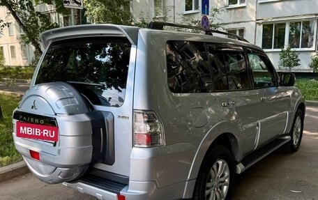 Mitsubishi Pajero IV, 2011 год, 2 800 000 рублей, 4 фотография