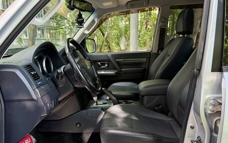 Mitsubishi Pajero IV, 2011 год, 2 800 000 рублей, 9 фотография