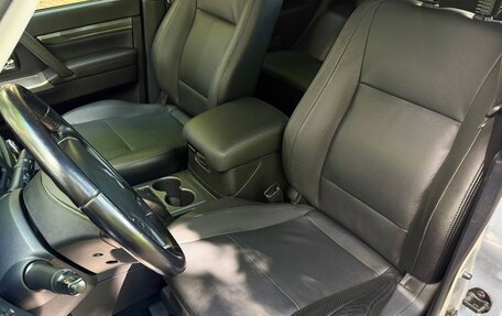 Mitsubishi Pajero IV, 2011 год, 2 800 000 рублей, 13 фотография