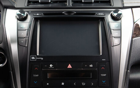 Toyota Camry, 2017 год, 2 249 000 рублей, 15 фотография