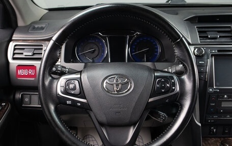 Toyota Camry, 2017 год, 2 249 000 рублей, 11 фотография
