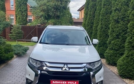 Mitsubishi Outlander III рестайлинг 3, 2017 год, 1 600 000 рублей, 1 фотография