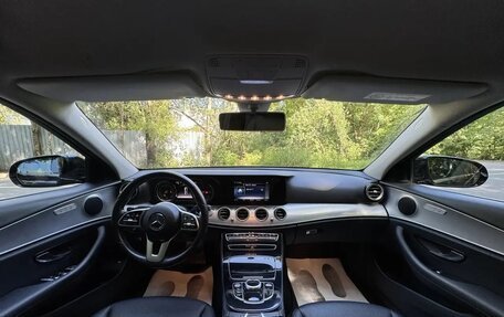 Mercedes-Benz E-Класс, 2020 год, 3 200 000 рублей, 9 фотография
