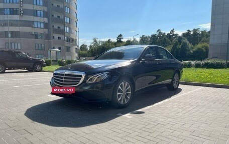 Mercedes-Benz E-Класс, 2020 год, 3 200 000 рублей, 6 фотография