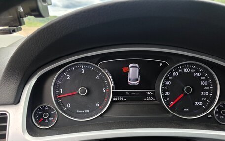 Volkswagen Touareg III, 2016 год, 4 100 000 рублей, 6 фотография